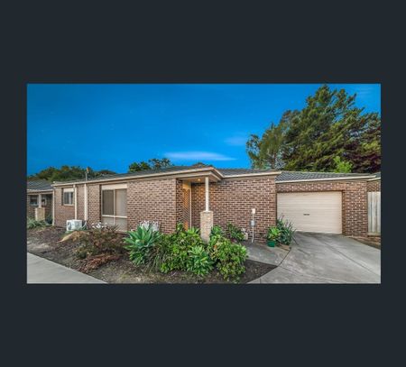 33 Mariposa Grove, Cranbourne, Vic 3977 - Photo 3