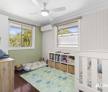 Dual-Living, 5 Bedrooms, Modern Upgrades & Exceptional Entertaining... - Photo 4