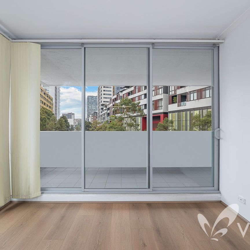 Prime Location| Renovated 4 Bedroom For Lease - Photo 1