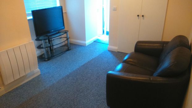 49a Crompton Street - Photo 1