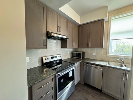For Lease - 10 Halliford Pl Place Unit# 306, Brampton, Ontario - Photo 4
