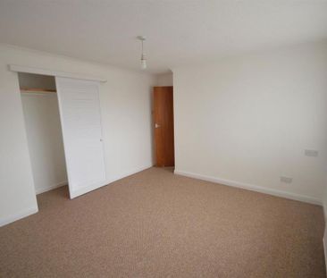 3 bedroom detached house to rent - Photo 4