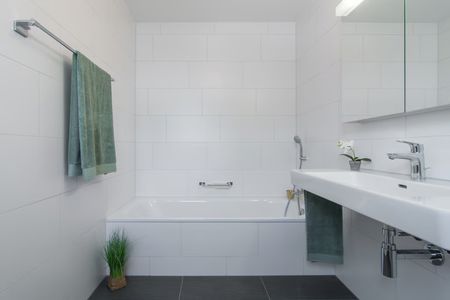 2.5 Zimmer, 77 m², 1. Stock - Photo 3
