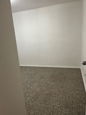 1 BDRM/1 BATH - 409 4TH AVE N - Available NOV 1 - Photo 1