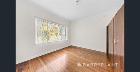 Convenient Location! - Photo 4