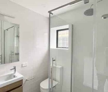 Chic 2BR Townhouse in Te Aro - Photo 4