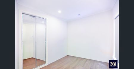 For Rent | Modern 4-bedroom home with open-plan living, stylish kitchen, heating and cooling, close to shopping, transport & major roads. - Photo 5