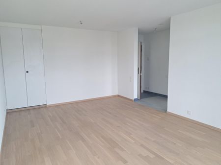 APPARTEMENT RENOVE AVEC BALCON ET ASCENSEUR - Photo 2