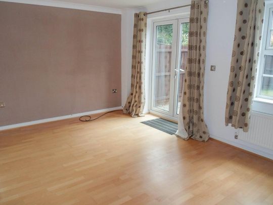 3 bedroom terraced house to rent - Photo 1