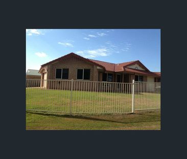 SPACIOUS LOWSET BRICK HOME - Photo 1