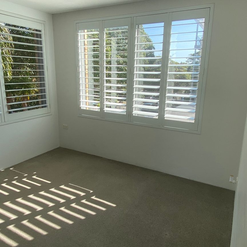 Rose Bay - Photo 1