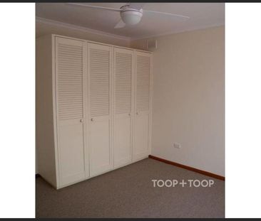 Spacious 2 Bedroom Townhouse - Photo 6