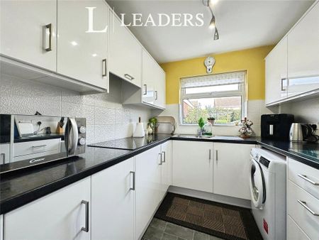 2 bedroom bungalow to rent - Photo 2