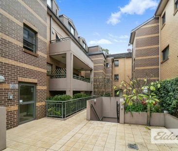 Modern Two-Bedroom Apartment in Central Flemington Location - Photo 2