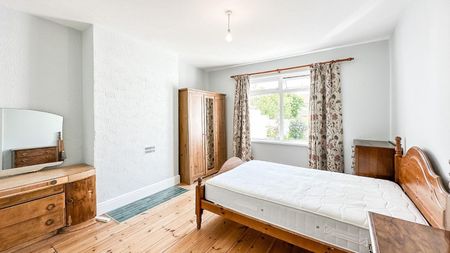 1 bedroom Flat To Let - Photo 2