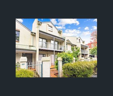 SIGNATURE STYLE & MODERN CONVENIENCE IN 'THE ALLEN ESTATE' - Photo 4