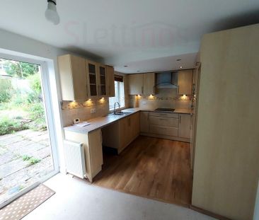 3 bedroom terraced house to rent - Photo 6