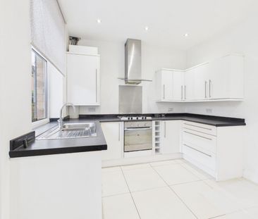 3 bedroom House To Let - Photo 6