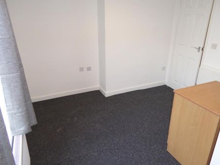 Ashton Road, Harehills, LS8 - Leeds - Photo 3