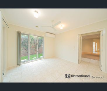 SPACIOUS 3-BEDROOM + STUDY RETREAT IN SERENE SURROUNDS! - Photo 2