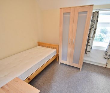 3 bedroom semi-detached house to rent - Photo 5