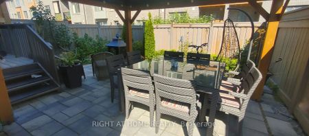 Condo Townhouse For Lease | N9299969 - Photo 5