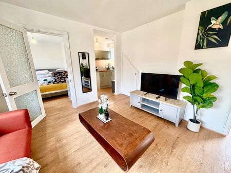 1 Bed Flat, Dunnock Road, E6 - Photo 3