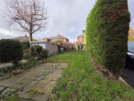 Leeds Road, Dewsbury, West Yorkshire, WF12 - Photo 3