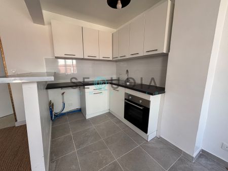 Location Appartement 2 pièces 52m² ANTIBES 06600 - Photo 3