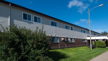 Mount Pleasant Manor - Photo 2