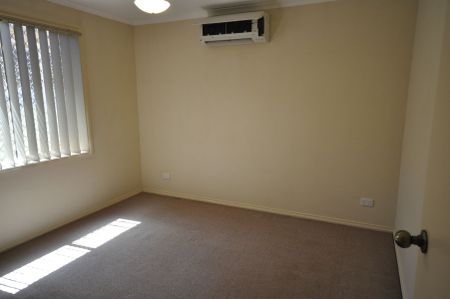 Comfortable 3x1 Close to Shops, Schools & Local Amenities - Photo 3