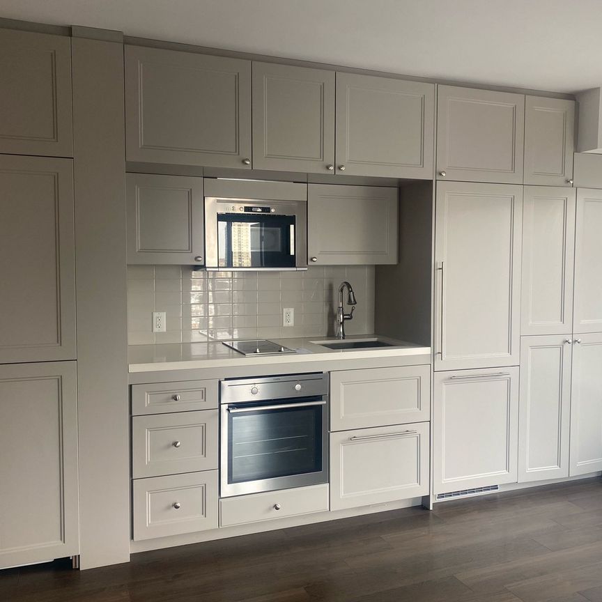 For Lease - 155 Yorkville Avenue Unit# 817, Toronto, Ontario - Photo 1