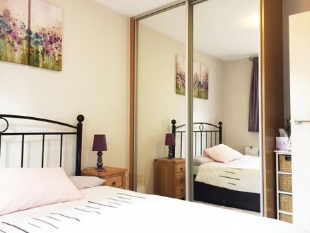 1 bedroom ground floor flat to rent - Photo 2