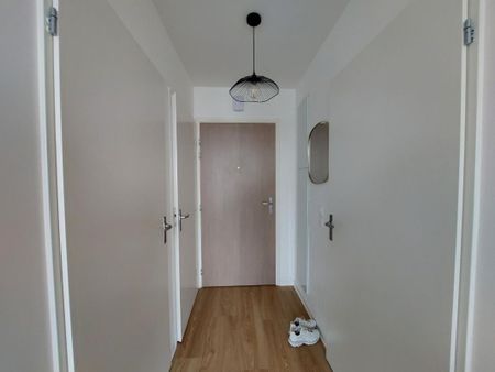 Location Appartement 2 pièces 47m² FRANQUEVILLE ST PIERRE 76520 - Photo 2