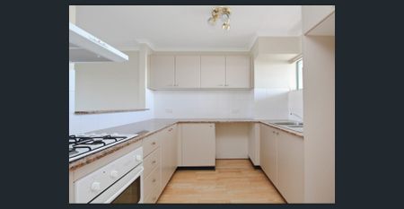 Stylish Two-Storey Loft in Prime Newtown Location - Photo 4