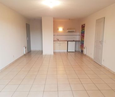 Location Appartement 2 pièces 50m² AIRE SUR L ADOUR 40800 - Photo 1