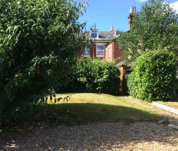 2 bedroom ground floor flat to rent - Photo 6