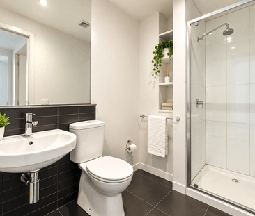 Furnished & Light-Filled Studio in Prime North Melbourne Location - Photo 5
