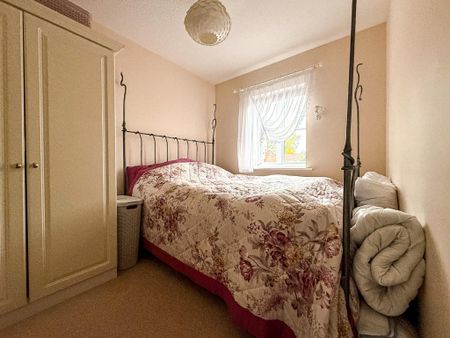 2 bedroom semi-detached house to rent - Photo 3