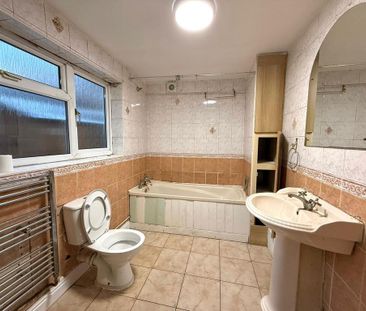 3 bedroom terraced house to rent - Photo 4