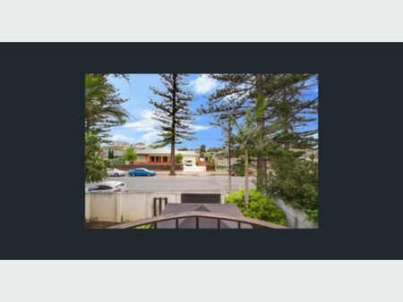 GREAT LOCATION, GREAT QUALITY OF LIVING AND FULLY FURNISHED. - Photo 3