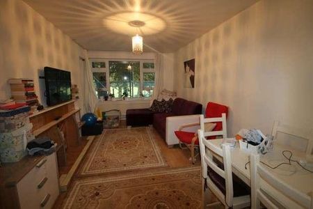 Papworth Gardens, Holloway, N7 - Photo 3