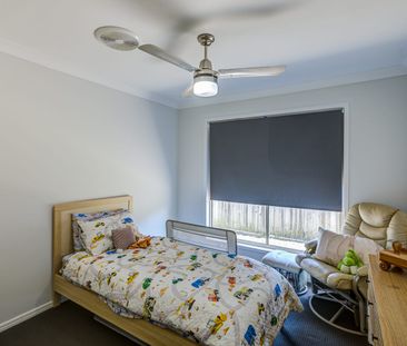 Large 4 Bedroom Family Home - Photo 3