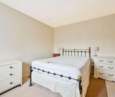 Haygreen Close, Kingston Hill, KT2 - Photo 3