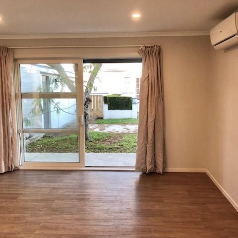 Modern & tidy 3 bedroom - Photo 1