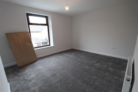 2 bed house to rent in Brook Street, Blackburn, BB1 - Photo 3