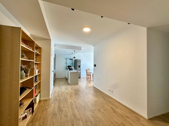 Rouse Hill - Photo 1