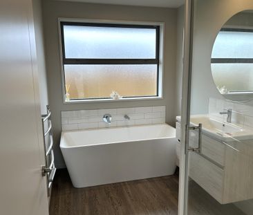 Four Bedroom Home - Photo 6