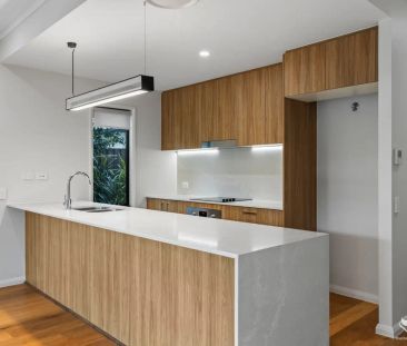 “Spacious 4-Bedroom Townhome with Quality Finishes” - Photo 3