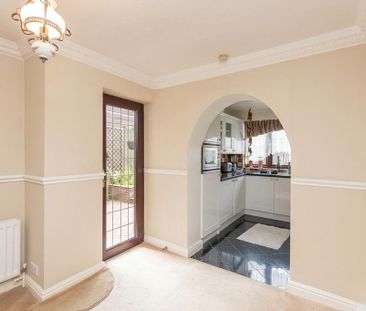3 bedroom detached house to rent - Photo 2